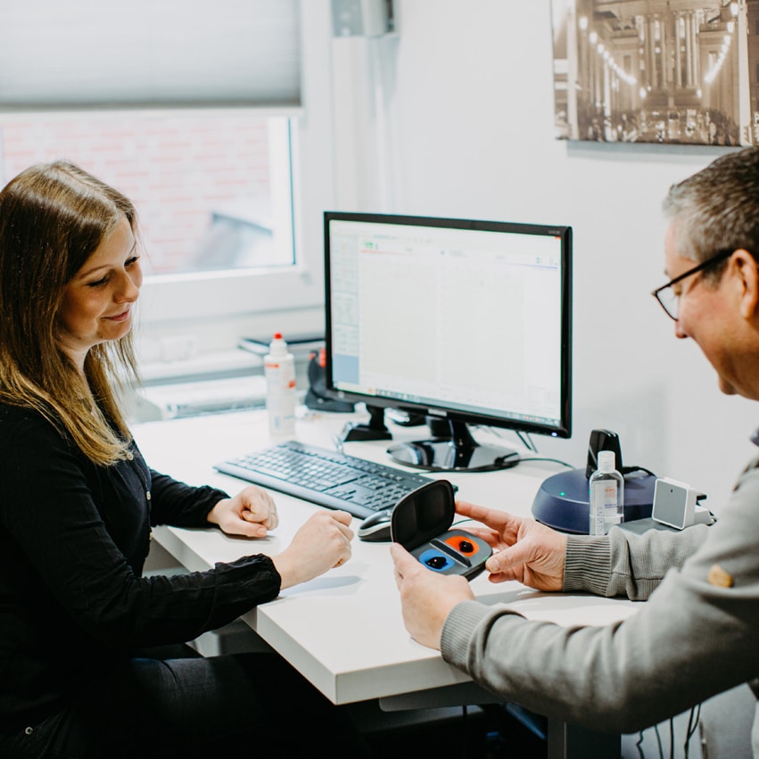 Hörberatung Hörberatung bei Heimbach Augenoptik& Hörakustik